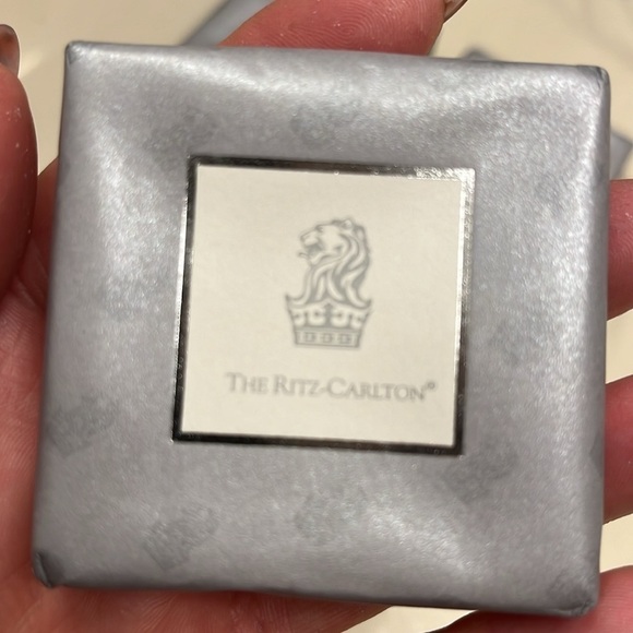 The Ritz-Carlton Hotel Bar Soap 3 Bars Square New Wrapped - Picture 5 of 6